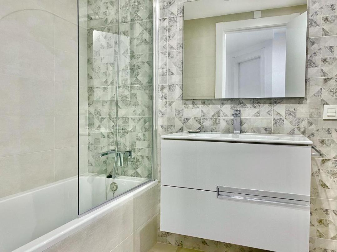 Chalet Con Piscina Privada En La Urb. De Puerto Rey Los Amarguillos エクステリア 写真