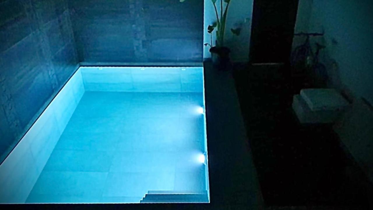 Chalet Con Piscina Privada En La Urb. De Puerto Rey Los Amarguillos エクステリア 写真